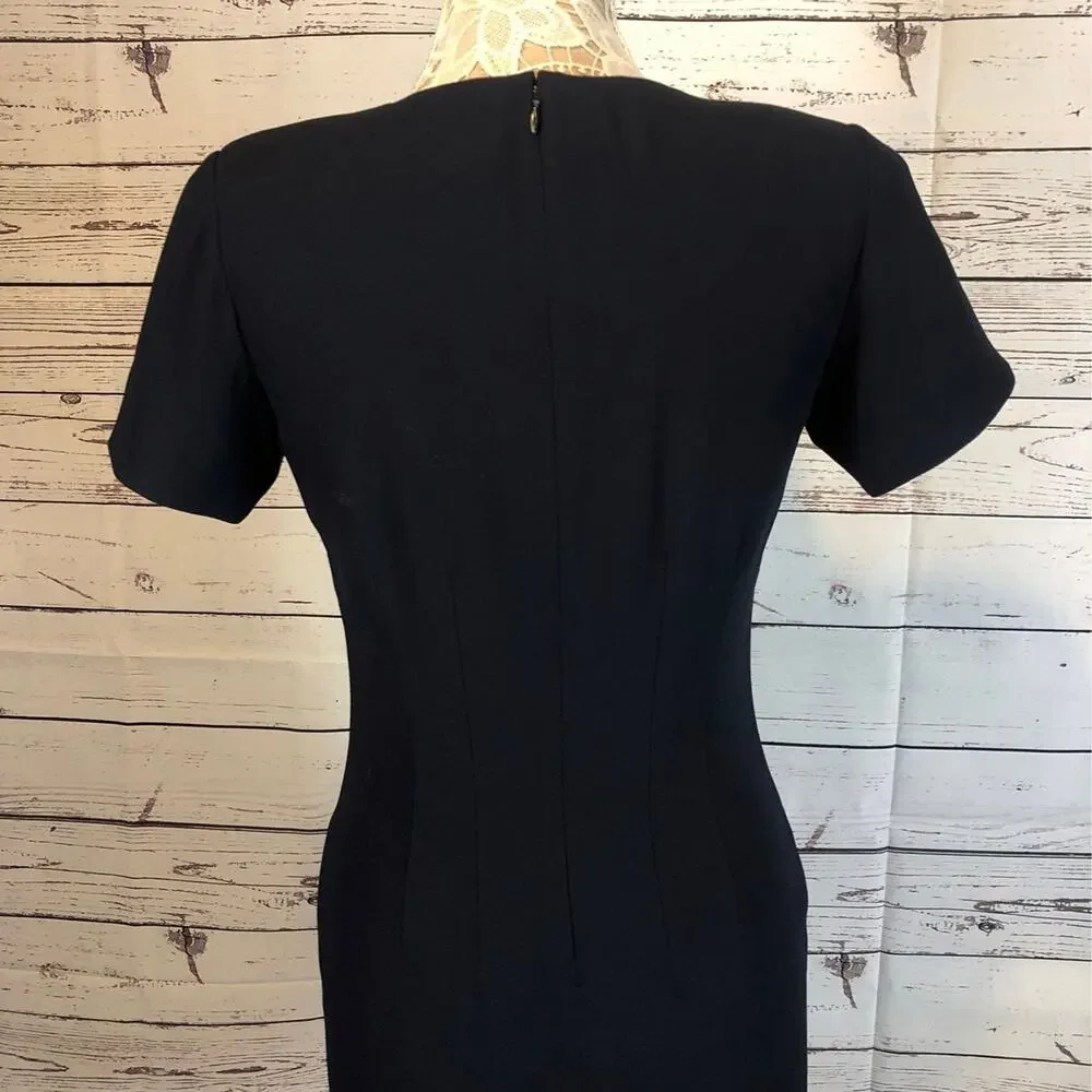 Lord & Taylor petite fitted Navy short sleeved round neck dress size 4 petite